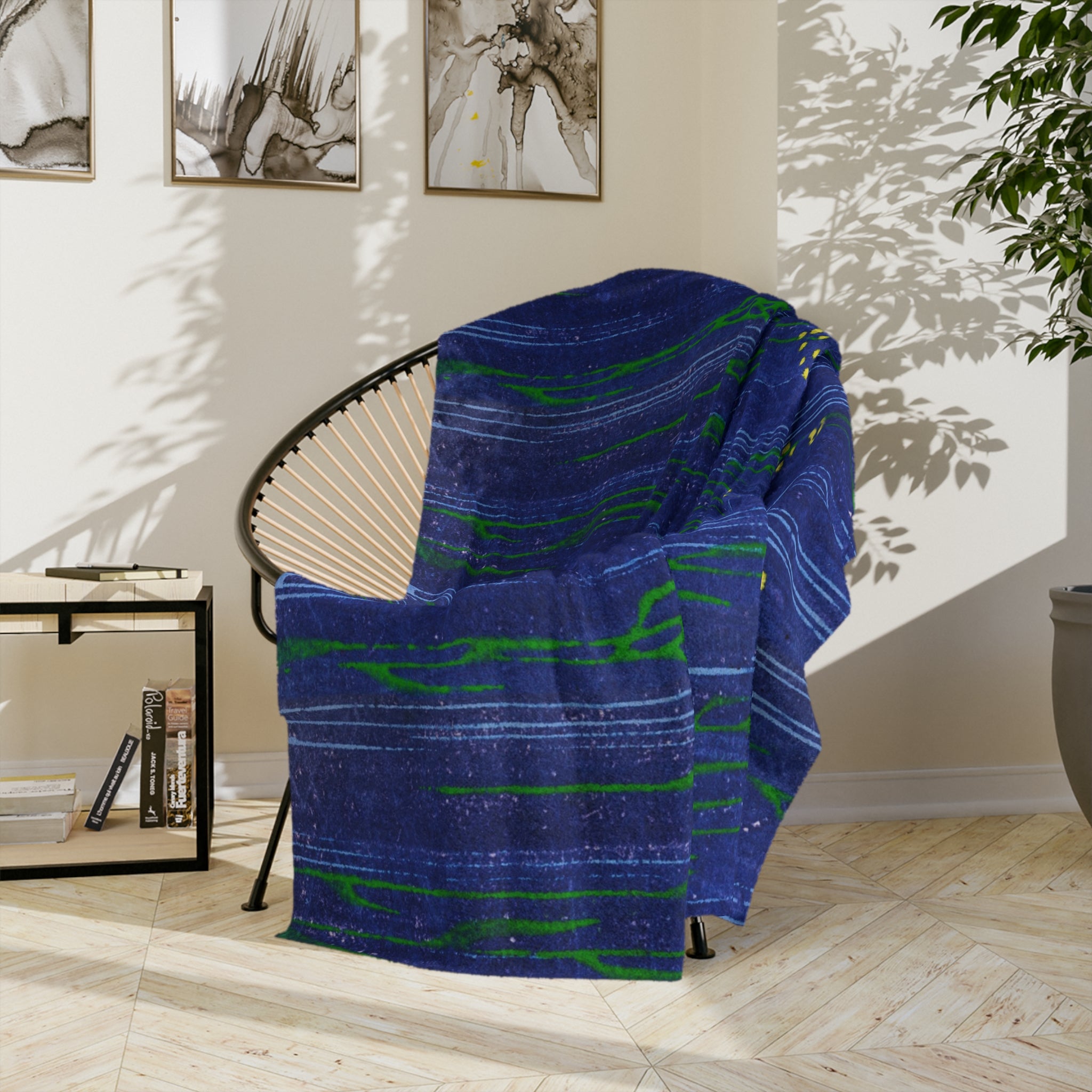 Blue Floral Velveteen Microfiber Blanket — Cozy Botanical Throw