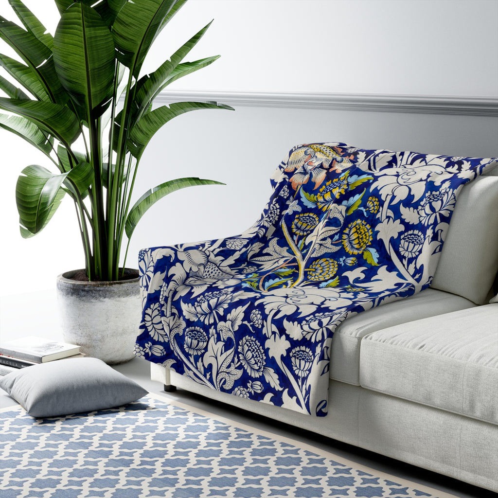 Floral William Morris–Style Sherpa Fleece Blanket — Cozy Vintage Botanical Throw