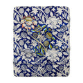 Floral William Morris–Style Sherpa Fleece Blanket — Cozy Vintage Botanical Throw