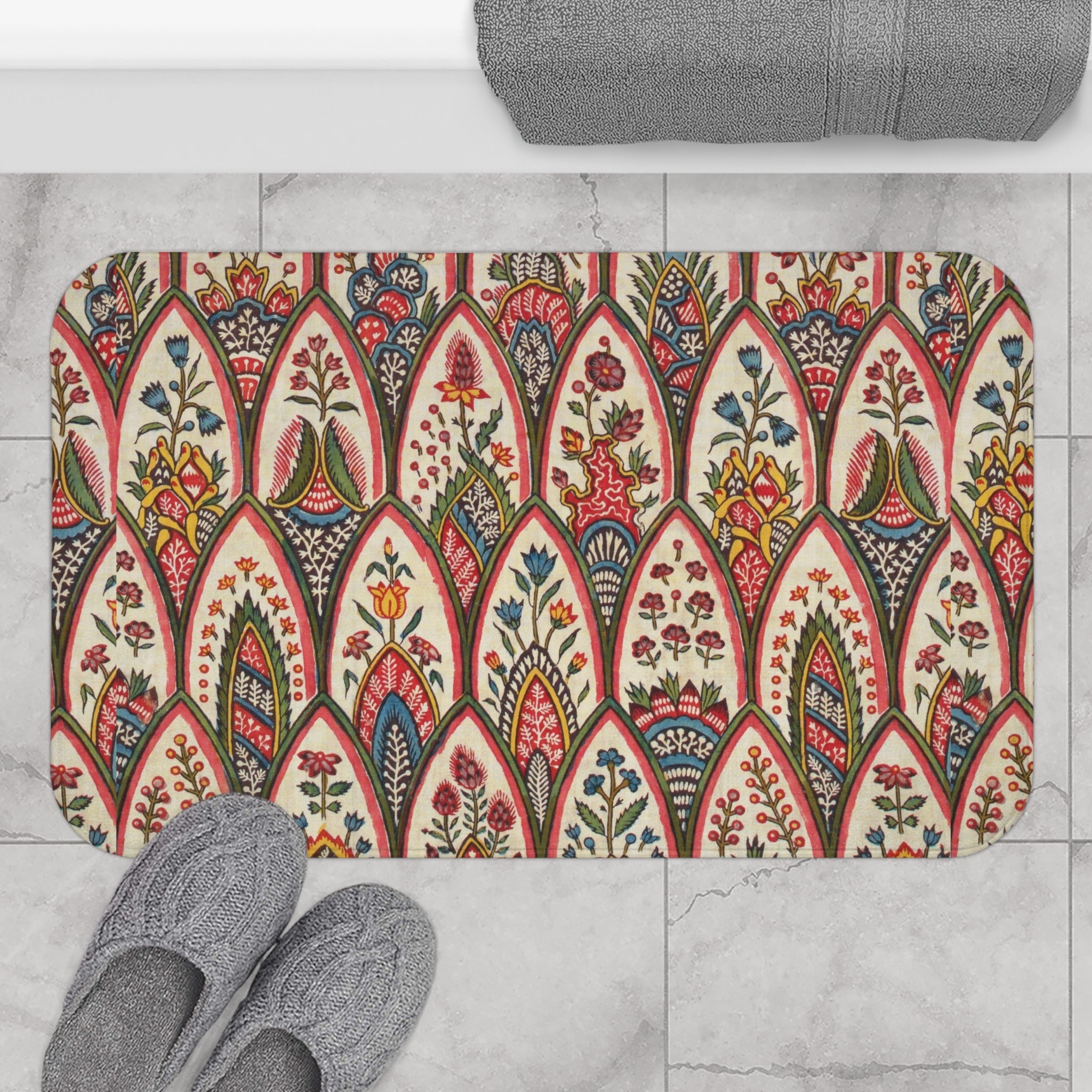 Botanical Paisley Bath Mat — Vintage Floral Pattern Rug for Bathroom