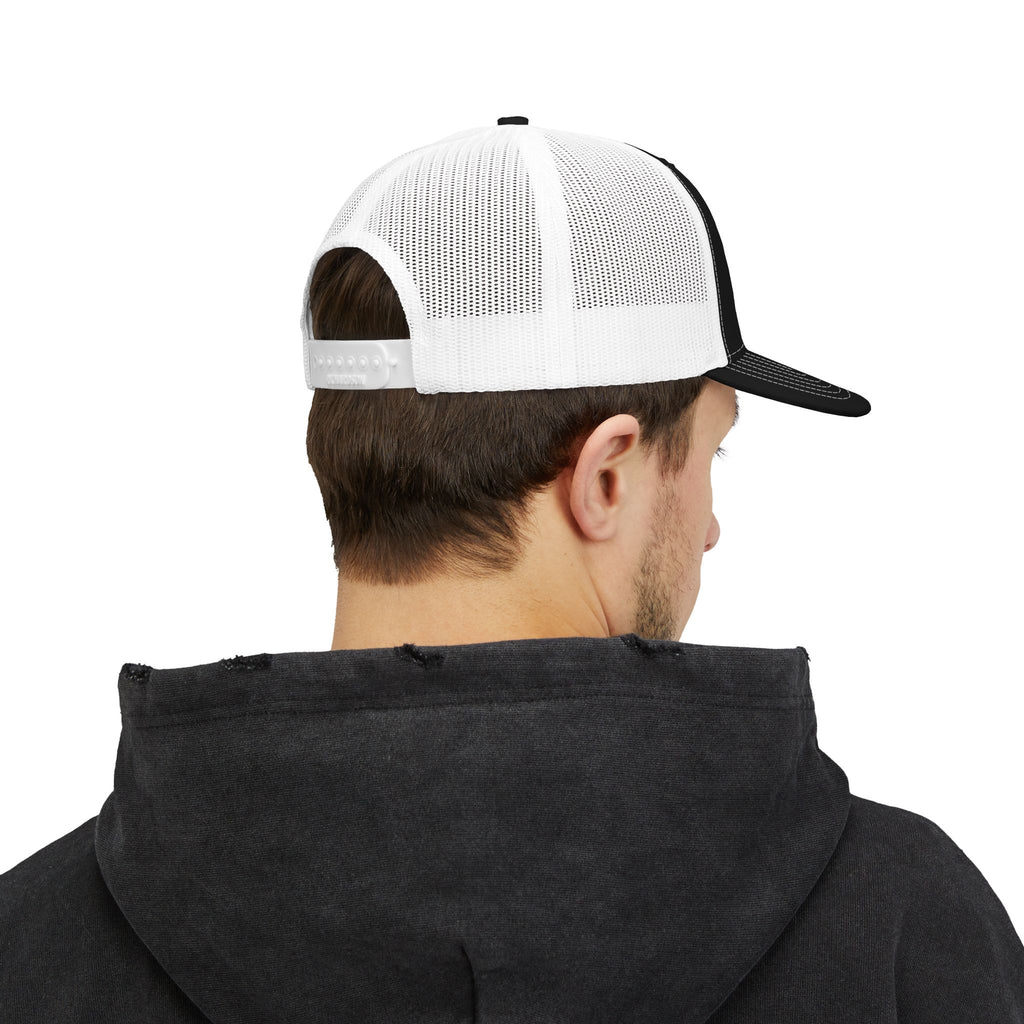 Santa Claus Embroidered Trucker Cap — Retro Holiday Snapback Hat