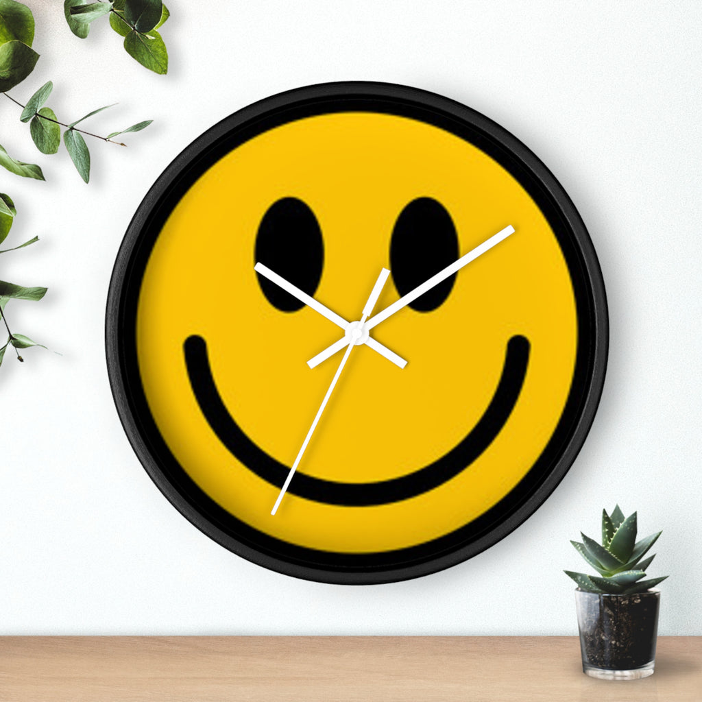 Smiley Face Wall Clock — Retro Yellow Happy Face Decor for Home & Office